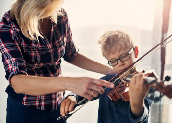 Woman Violin lesson Child smaller